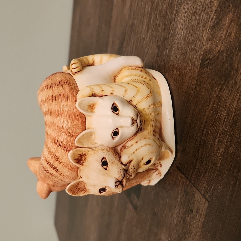 Harmony Kingdom "Rather Large Friends" trinket box